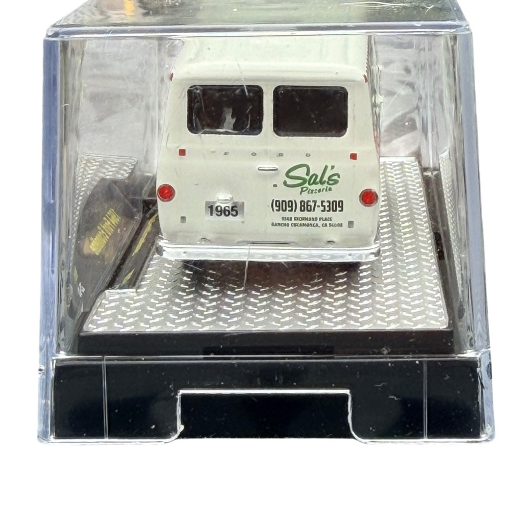 M2 Machines 1964 Ford Econoline Van Sals Pizzeria White 1:64 Diecast R91 Vintage